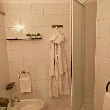 B&B Sedici A *